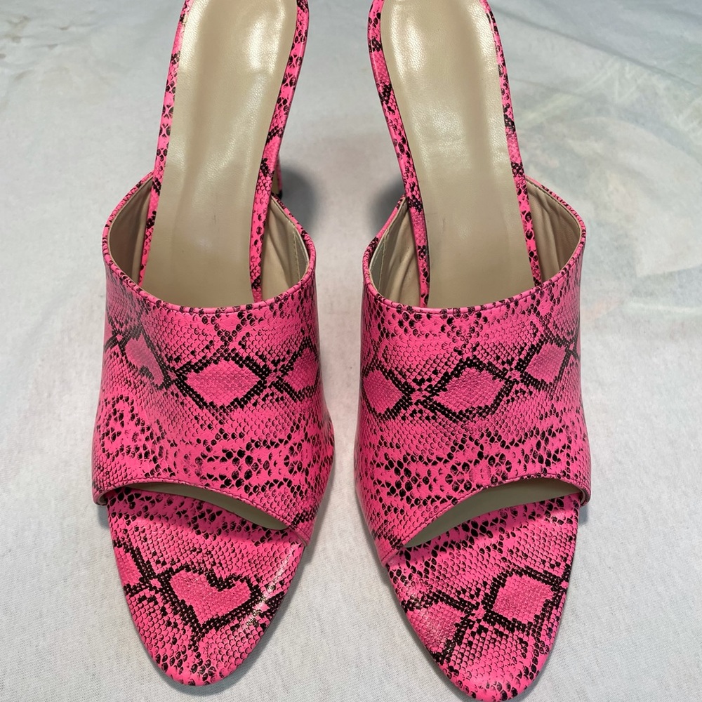 Very Sexy Pink Faux Snake Mules - Picture 1 of 6